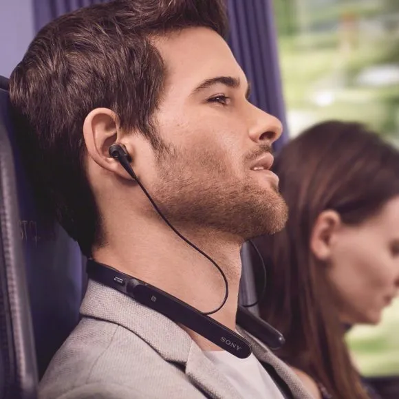 SONY「WI-1000X」のノイキャン性能はイヤホンとしては最高峰です。