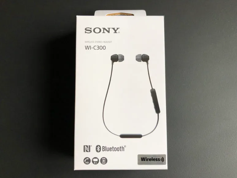 【SONY WI-C300レビュー】コスパ高過ぎ!高音質・8時間再生で3,000円の神Bluetoothイヤホン|低価格イヤホンの集大成