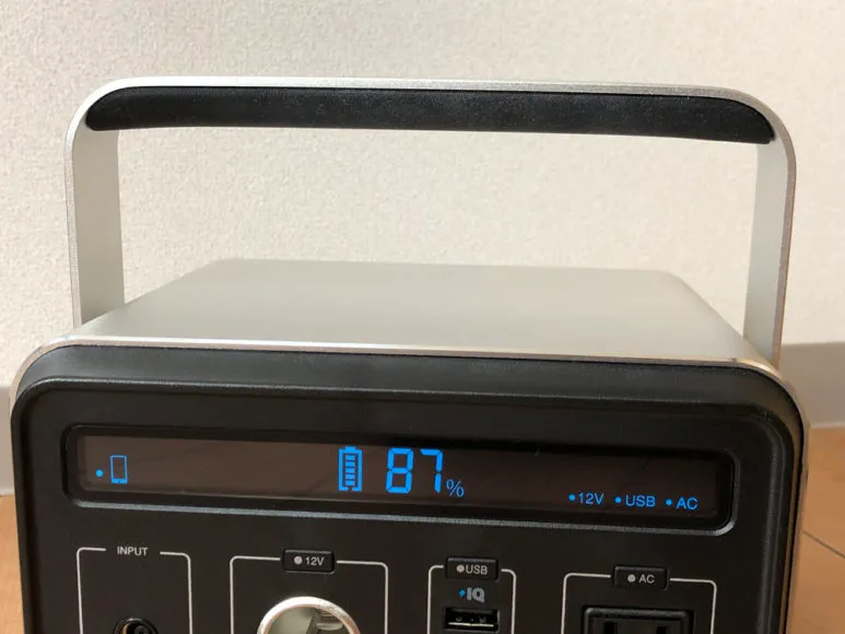 おすすめポータブル電源Anker「PowerHouse」|持ち手部分にはゴム加工が施されているのでグリップ感があり持ち運びやすいです。