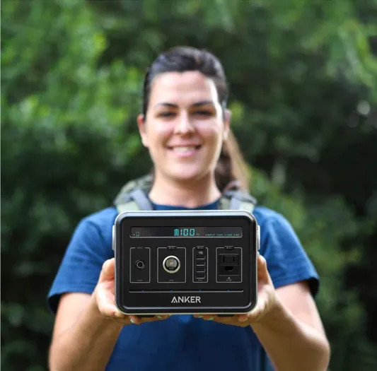おすすめポータブル電源Anker「PowerHouse」|「PowerHouse」は超大容量なポータブル電源としては非常に小型軽量です。