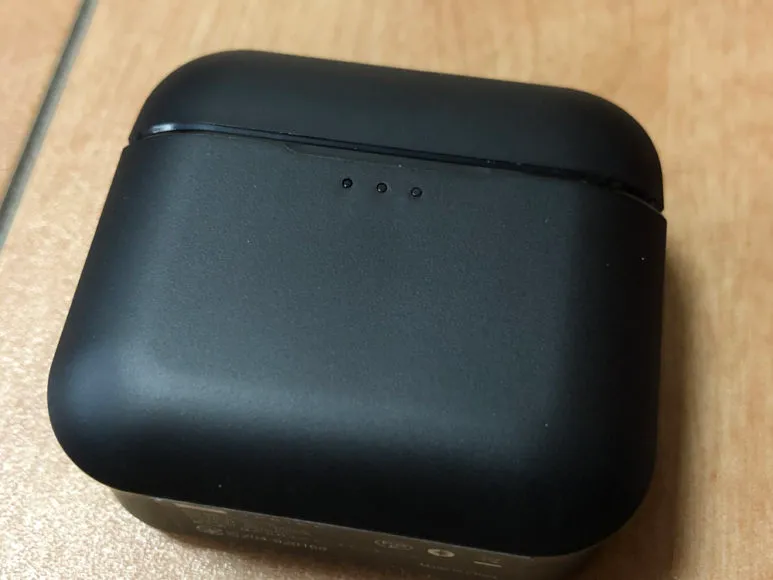 おすすめ完全ワイヤレスBluetoothイヤホン JPRiDE「TWS-520」|充電ケースやイヤホン本体の材質は正直安っぽい印象。