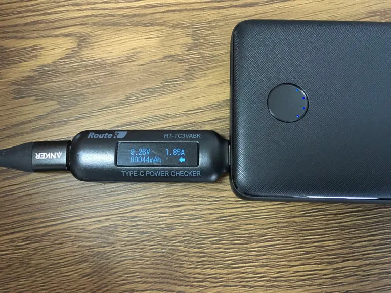 おすすめのモバイルバッテリーAnker「PowerCore Slim 10000 PD」レビュー|「PowerCore Slim 10000 PD」の充電時の電流・電圧を実測してみました。