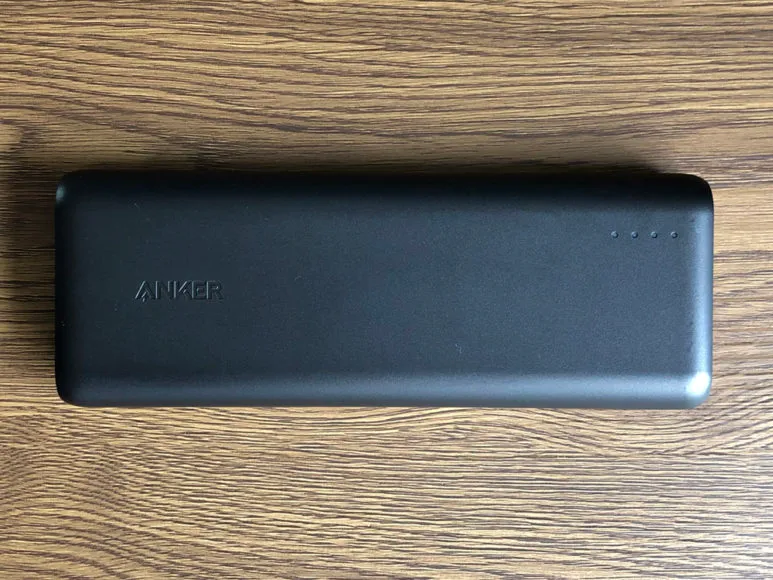 おすすめのモバイルバッテリーAnker「PowerCore Speed 20000 PD」レビュー|無駄のないデザイン。日常的に使うデバイスとしては、しつこくなくて好印象です。