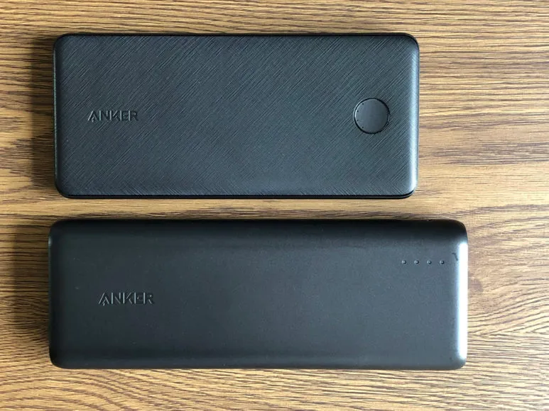おすすめのモバイルバッテリーAnker「PowerCore Speed 20000 PD」レビュー|Anker「PowerCore Slim 10000 PD」と比べてみると、やはり「PowerCore Speed 20000 PD」デカいです。