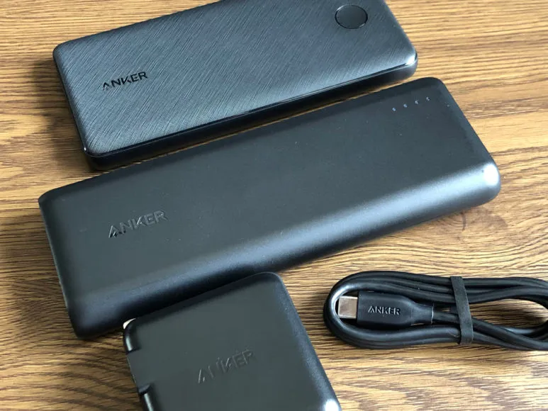 おすすめのモバイルバッテリーAnker「PowerCore Speed 20000 PD」レビュー|携帯性を重視するなら断然「PowerCore Slim 10000 PD」が優位ですが、携帯性を考慮しつつ大容量バッテリーを搭載しUSB-C急速充電器も付属した「PowerCore Speed 20000 PD」の独自性にも大きなメリットを感じます。