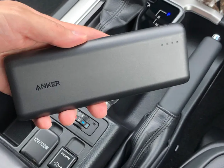 おすすめのモバイルバッテリーAnker「PowerCore Speed 20000 PD」レビュー|僕は車載専用モバイルバッテリーとして「PowerCore Speed 20000 PD」を使っています。