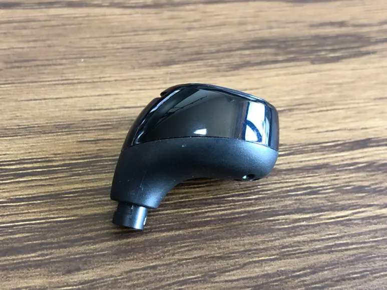 おすすめ完全ワイヤレスイヤホンAstrotec「S60」レビュー|ハウジングからノズルにかけての角度が特徴的な印象を受けます。