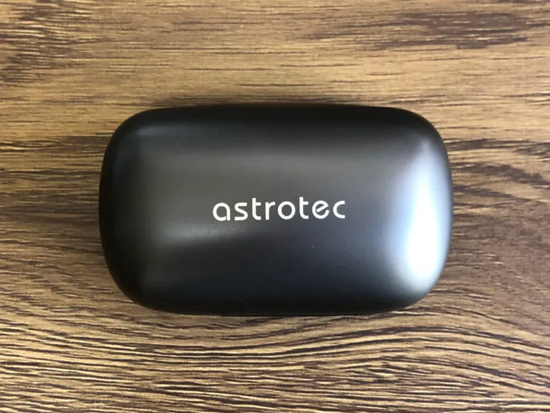 おすすめ完全ワイヤレスイヤホンAstrotec「S60」レビュー|重厚感のある充電ケースは唯一無二の存在感です。