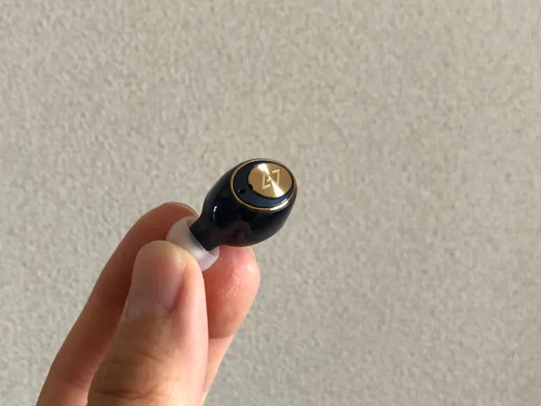 おすすめ完全ワイヤレスイヤホンAVIOT「TE-D01g」レビュー|独自のデザインセンスが光るハウジング。