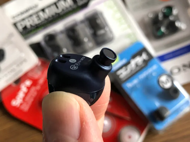 おすすめ完全ワイヤレスイヤホンAVIOT「TE-D01g」レビュー|「TE-D01g」はイヤーピース交換するともっともっと上質になるBluetoothイヤホンです。