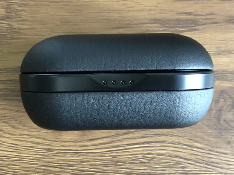 おすすめのBluetoothイヤホンMpow「T5」レビュー|前面には4点LEDを搭載。