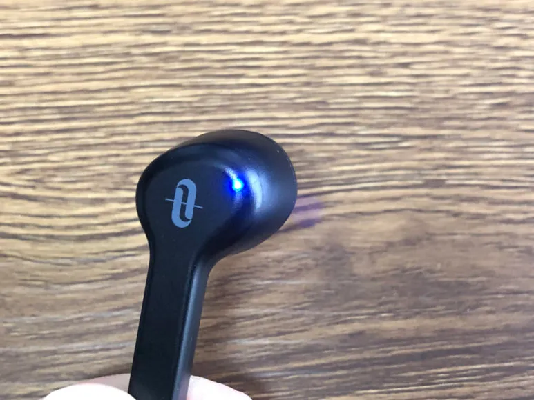 おすすめ完全ワイヤレスイヤホンTaoTronics「SoundLiberty 53(TT-BH053)」レビュー|LEDの搭載位置が独特。個性を感じます。