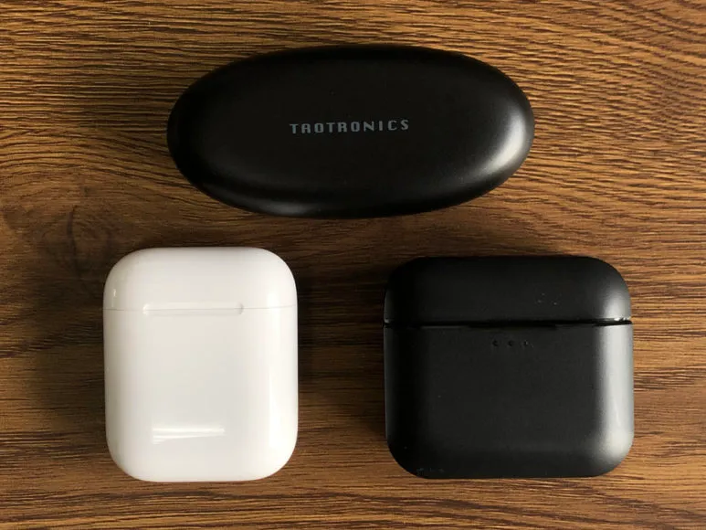 おすすめ完全ワイヤレスイヤホンTaoTronics「SoundLiberty 53(TT-BH053)」レビュー|他社製充電ケースと比べると、その個性は一目瞭然です。