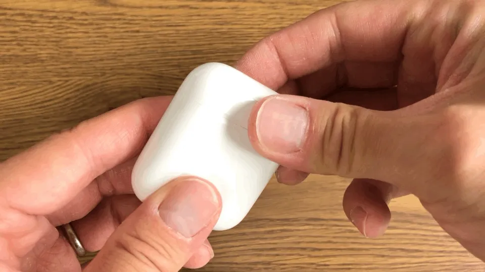 おすすめ完全ワイヤレスイヤホンTaoTronics「SoundLiberty 53(TT-BH053)」レビュー|充電ケースが秀逸な例Apple「AirPods」の場合