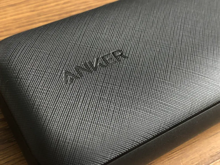 Anker PowerCore 10000 PD Reduxレビュー|最近取り入れている表面に施されたメッシュのような柄加工は「PowerCore 10000 PD Redux」にも健在。