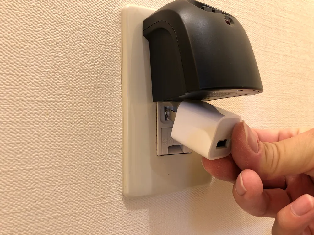 男のムダ毛処理におすすめのボディトリマーER-GK60レビュー|ただもう一方のコンセントに差したいプラグの形状によっては、結局使えなくなってしまうのですが・・・。 iPhone付属の5Wアダプタですら差せませんでした。