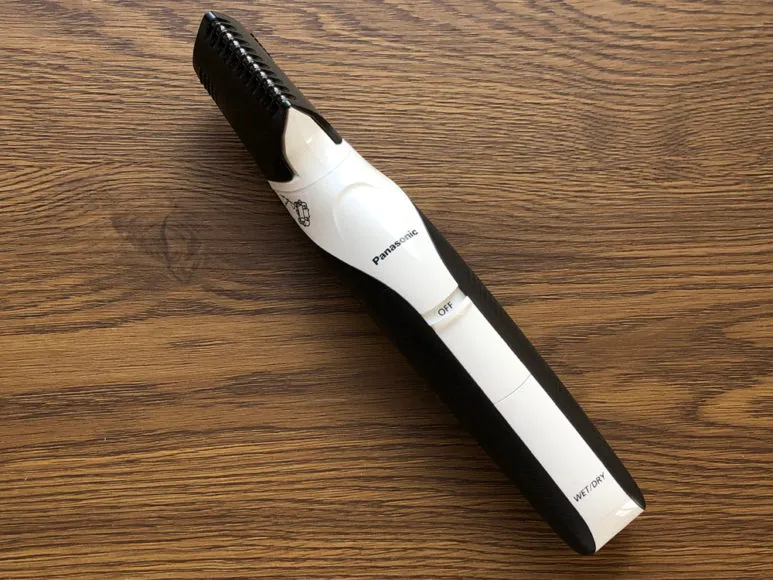 男のムダ毛処理におすすめのボディトリマーER-GK60レビュー|流れるようなデザインは見た目も良く、洗練された印象を受けます。