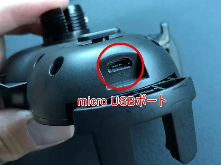 おすすめ車載スマホホルダー・スマートタップ「EasyOneTouch4 wireless」|ワイヤレス充電を行いたい場合は付属のUSB Type-Bケーブルを使います。