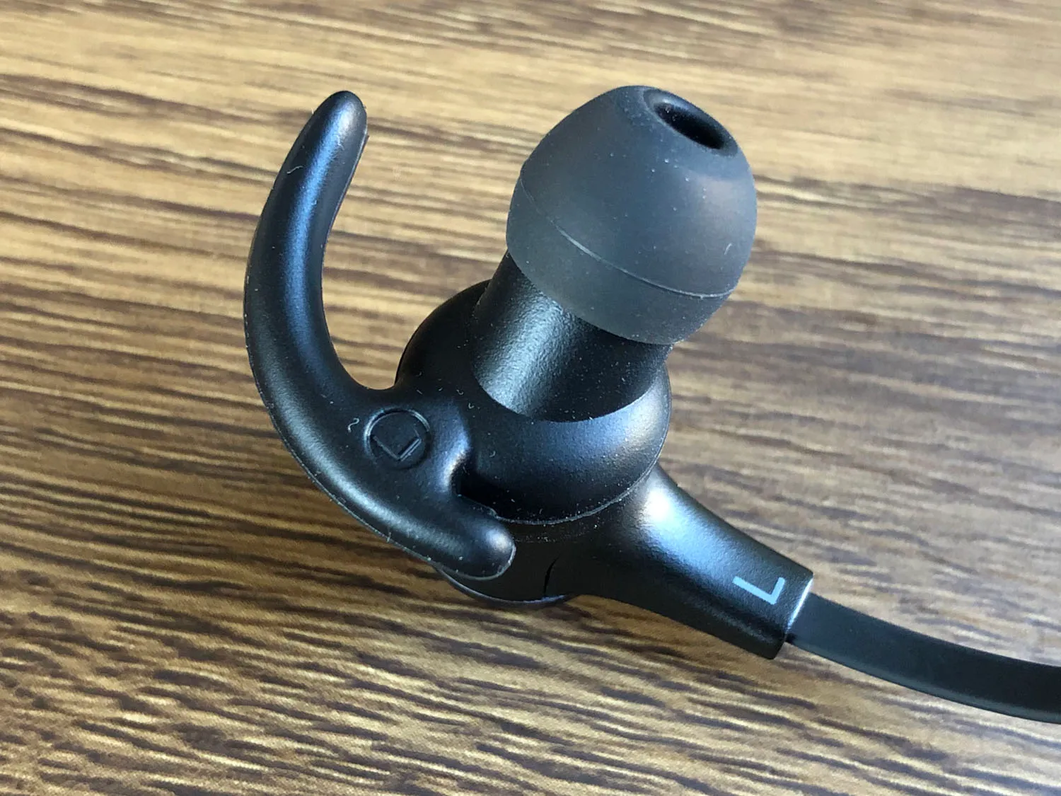 おすすめBluetoothイヤホンTaoTronics「SoundElite 71」レビュー|使ってみて感じたこと:さすがベストセラー「TT-BH07」の後継モデルだけあって、デフォルトでかなり快適な着け心地を提供してくれます。