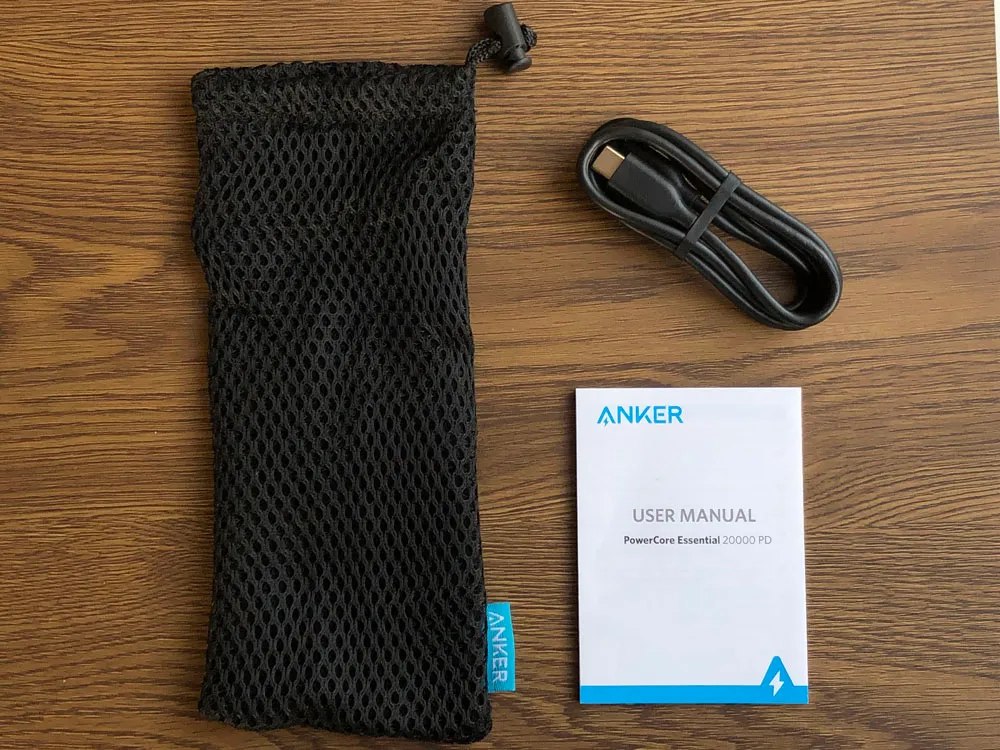 【Anker PowerCore Essential 20000 PDレビュー】USB Type-C搭載&大容量20000mAhはアンカー史上最軽量!PD急速充電にも対応したモバイルバッテリー|付属品