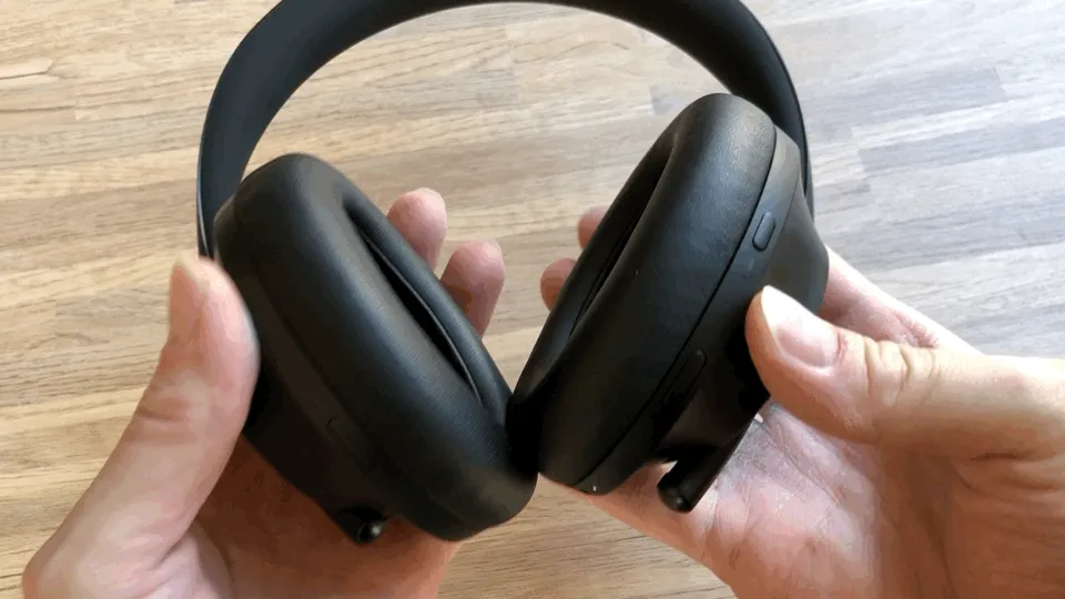 【BOSE NOISE CANCELLING HEADPHONES 700レビュー】ノイズキャンセリングヘッドホン史上最高の静寂!Bluetooth接続で極上の没入感を堪能しよう!|外観:貫禄十分なハイエンドノイズキャンセリングヘッドホンBOSE「NCH700」。
