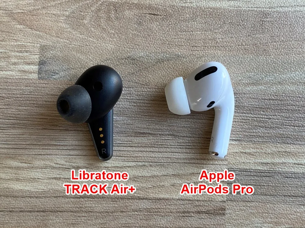 【Libratone TRACK Air+レビュー】android&iPhone対応のノイズキャンセリング完全ワイヤレス!ユニークデザインが映えるLibratone TRACK Air+まとめ|外観:話題のノイキャン完全ワイヤレス「AirPods Pro」と比べると、気持ち小さい印象です。