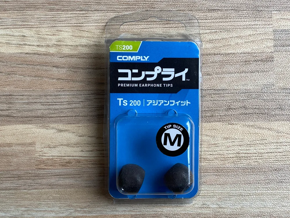 【Noble audio FALCONレビュー】“魔術師”が作ったイヤホン!?独自の高音質ドライバー搭載で10時間スタミナ再生&完全防水の高コスパ完全ワイヤレスイヤホン|好相性なイヤーピース:低音域を強化するならCOMPLY「Ts-200」