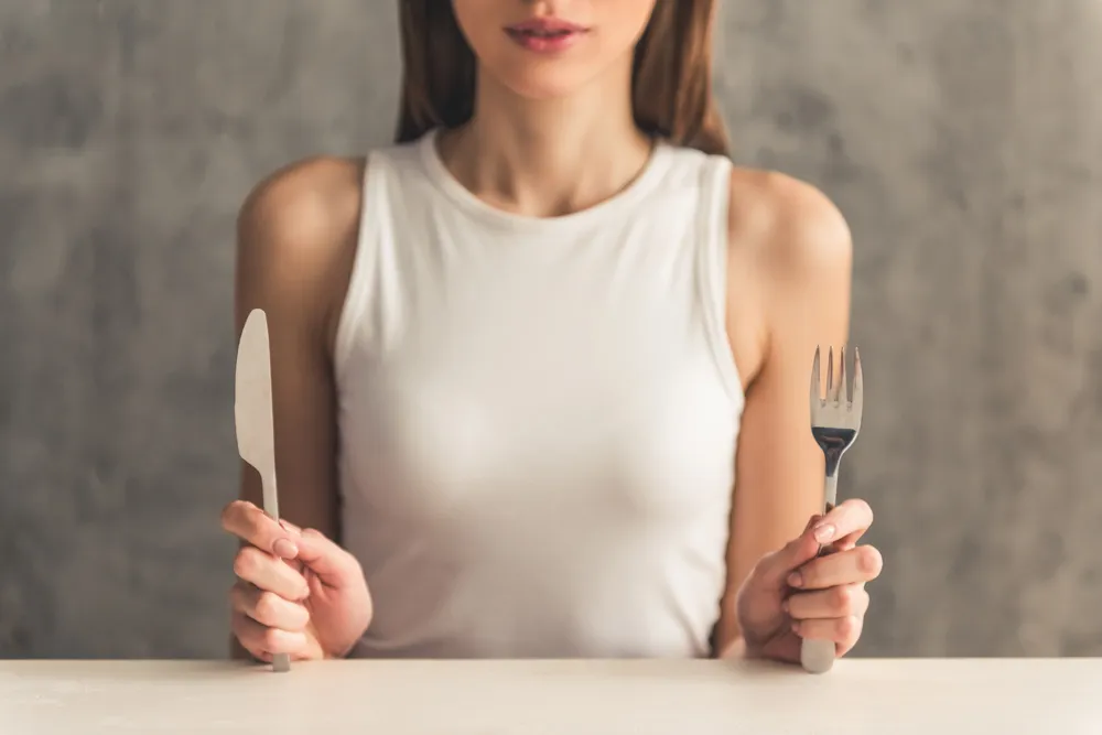 【🍖プロテインとは？】ダイエット効果大の「プロテイン」を飲むタイミングや副作用・デメリットなど一挙解説｜そもそもタンパク質を補給する意味や必要性は？｜プロテインの正しい摂取方法