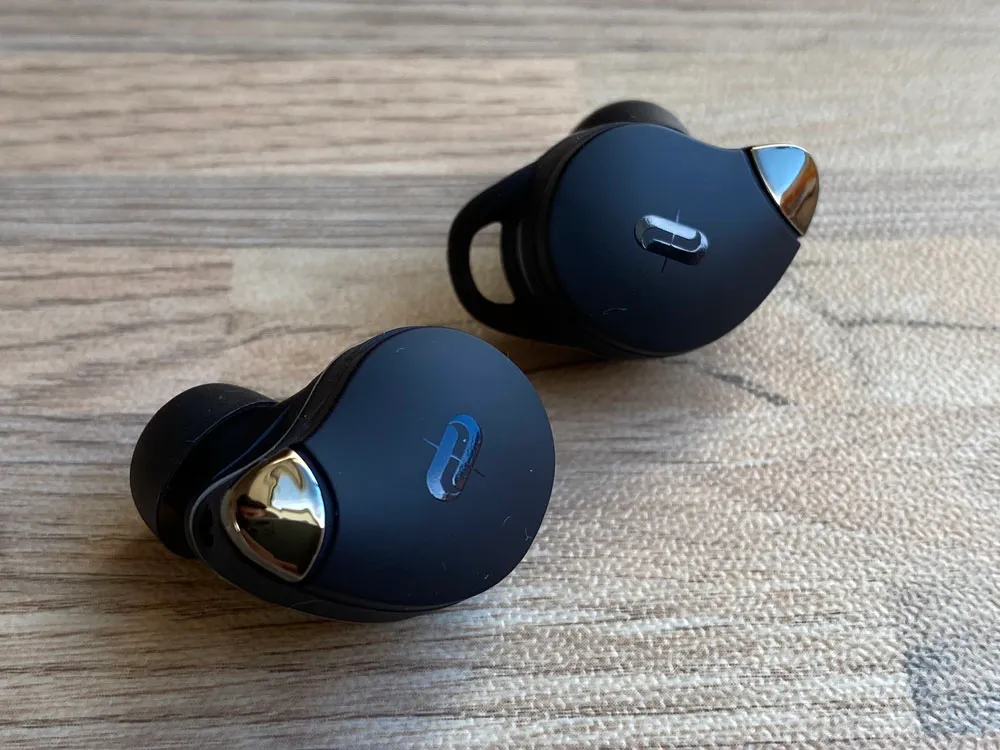 【TaoTronics SoundLiberty 79レビュー】超コンパクト&完全防水!イヤホン単独8時間再生可能で通話ノイキャン性能も良好な完全ワイヤレスイヤホン|外観