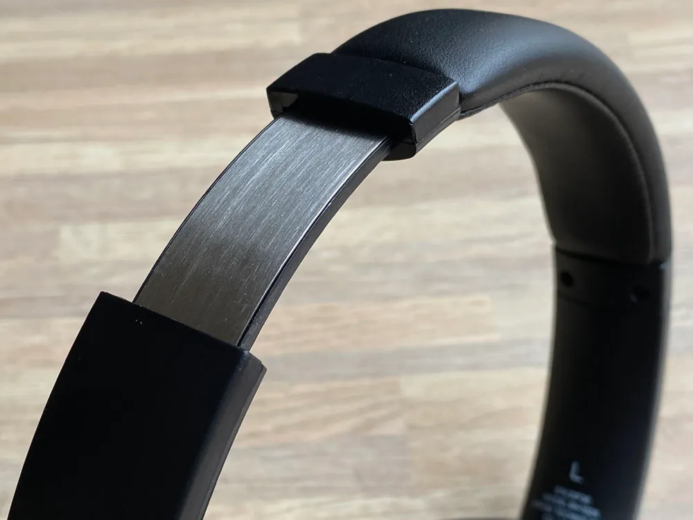 【Mpow H7レビュー】低価格帯の密閉型Bluetoothヘッドホン決定版!40mmドライバーが奏でる高音質サウンドと快適な無線接続を実現させた高コスパヘッドホン|外観:頭の大きさに合わせてスライドするアジャスターも十分な可動域が確保されていますよ。