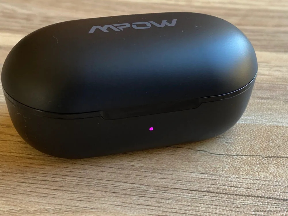 【Mpow M30レビュー】4千円未満の圧倒的コスパ感!!超安定接続・良好な装着安定性・満足な音質・完全防水と必要なスペック揃い踏みの超高コスパTWS|外観:35~74%なら「ピンク」